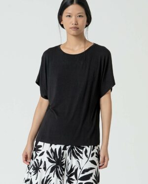 T-shirt V-hals losvallend model Boothals Black - Surkana